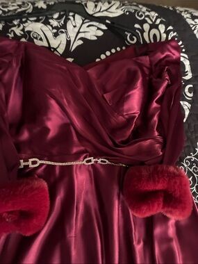 Elegant Burgundy Satin Evening Dress with Faux Fur Accents